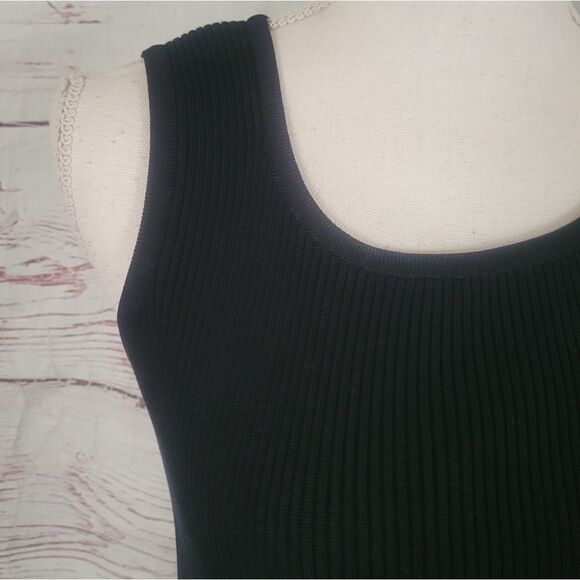 Escada Ribbed Sleeveless Top Size 38 - Picture 4 of 6